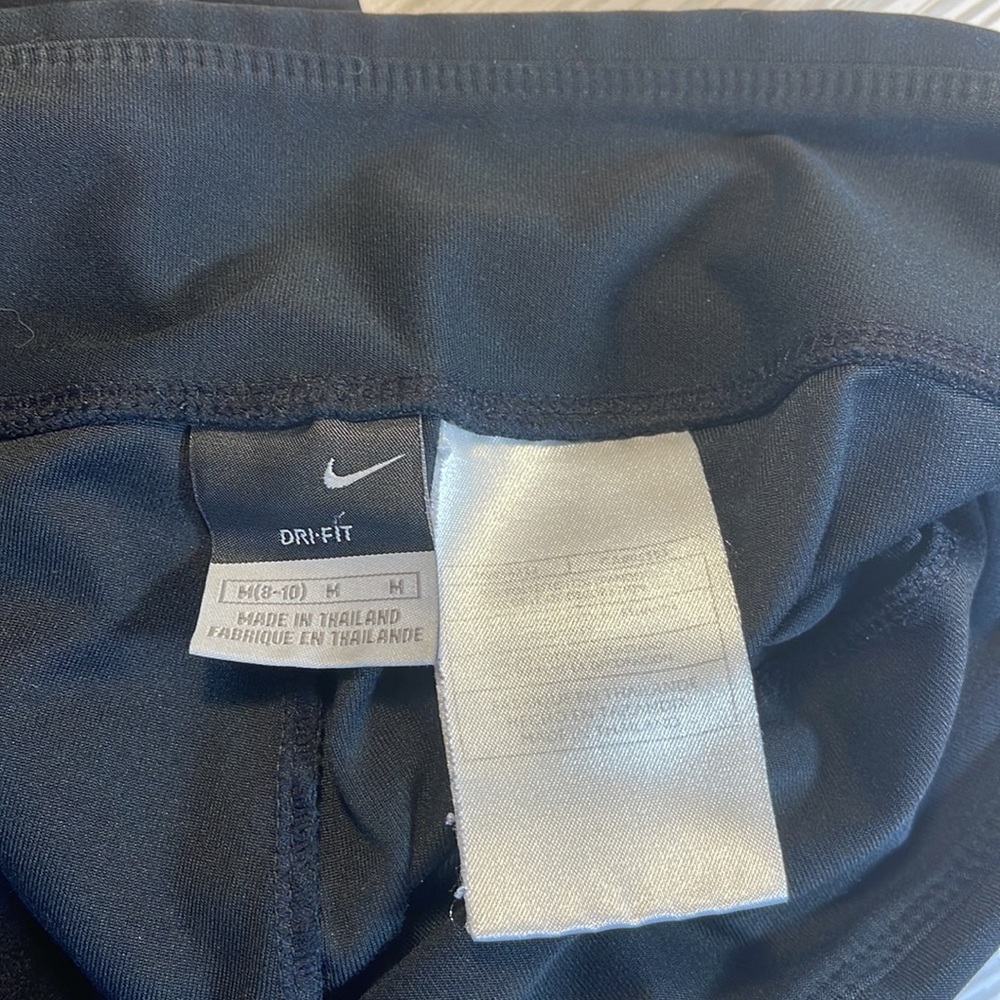 Women’s Nike Dri-Fit black capri yoga pants Size M - Picture 2 of 2